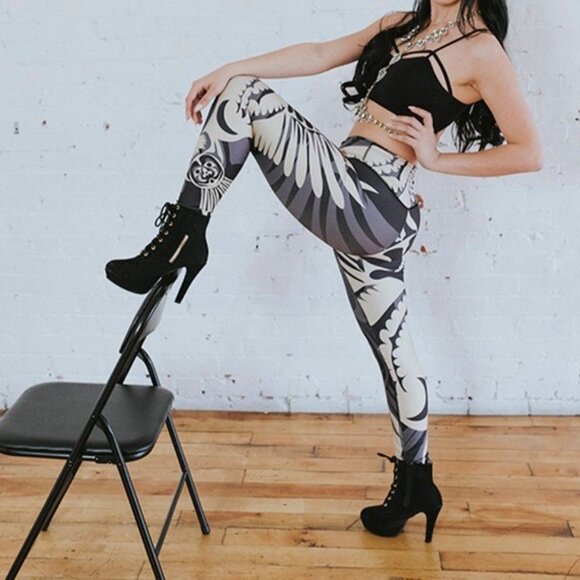 Granville Island Treasures Eagle Gold Full Length Leggings Size Small - Picture 5 of 10